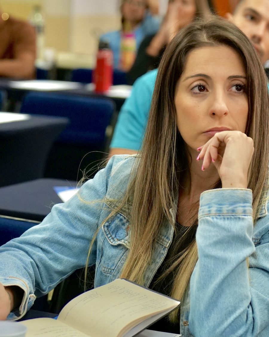 Deby Welter em um curso de atualização